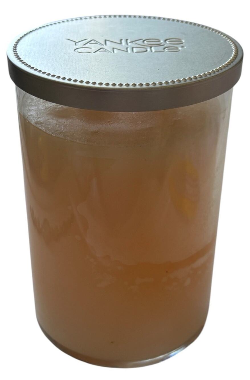Yankee Candle beautiful Bloom Large Jar 22.7 Oz Candle Double Wick